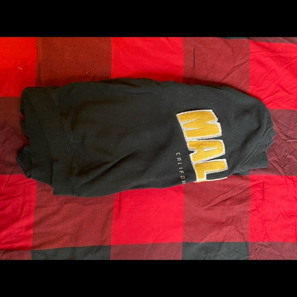 Sweaters - Picture 2 of 3